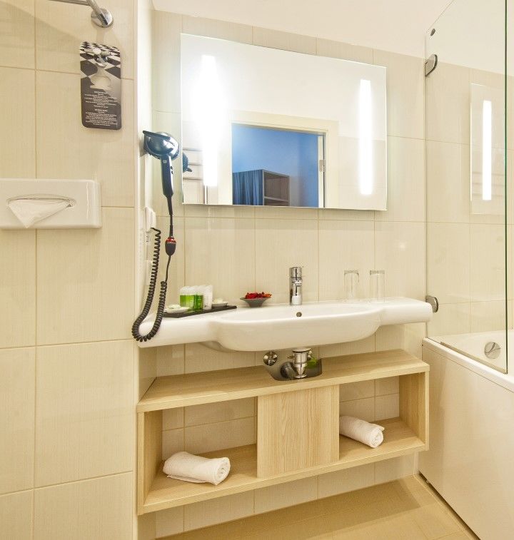 Aston Hotel 4*