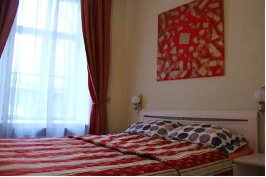 Evaline Hotel