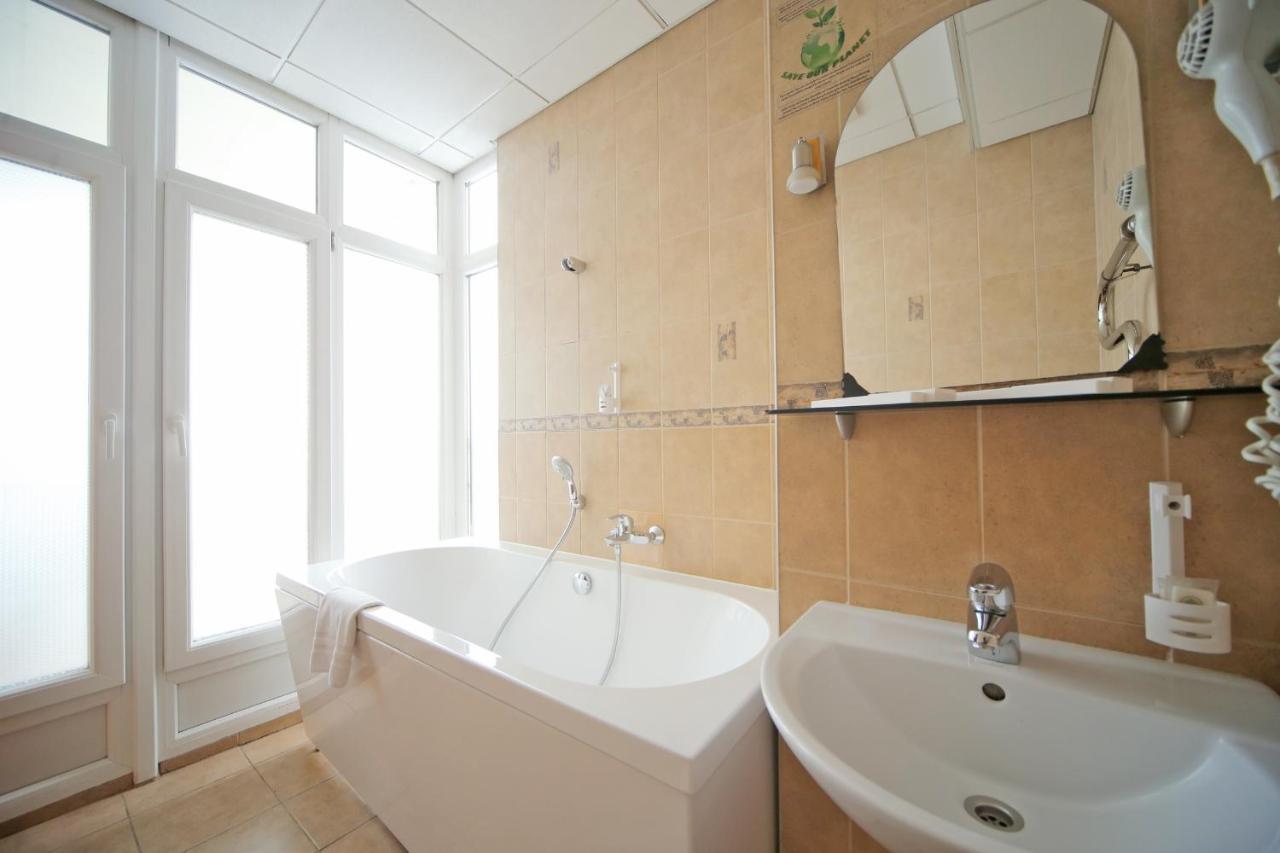 Baltpark Viesnīca 3*