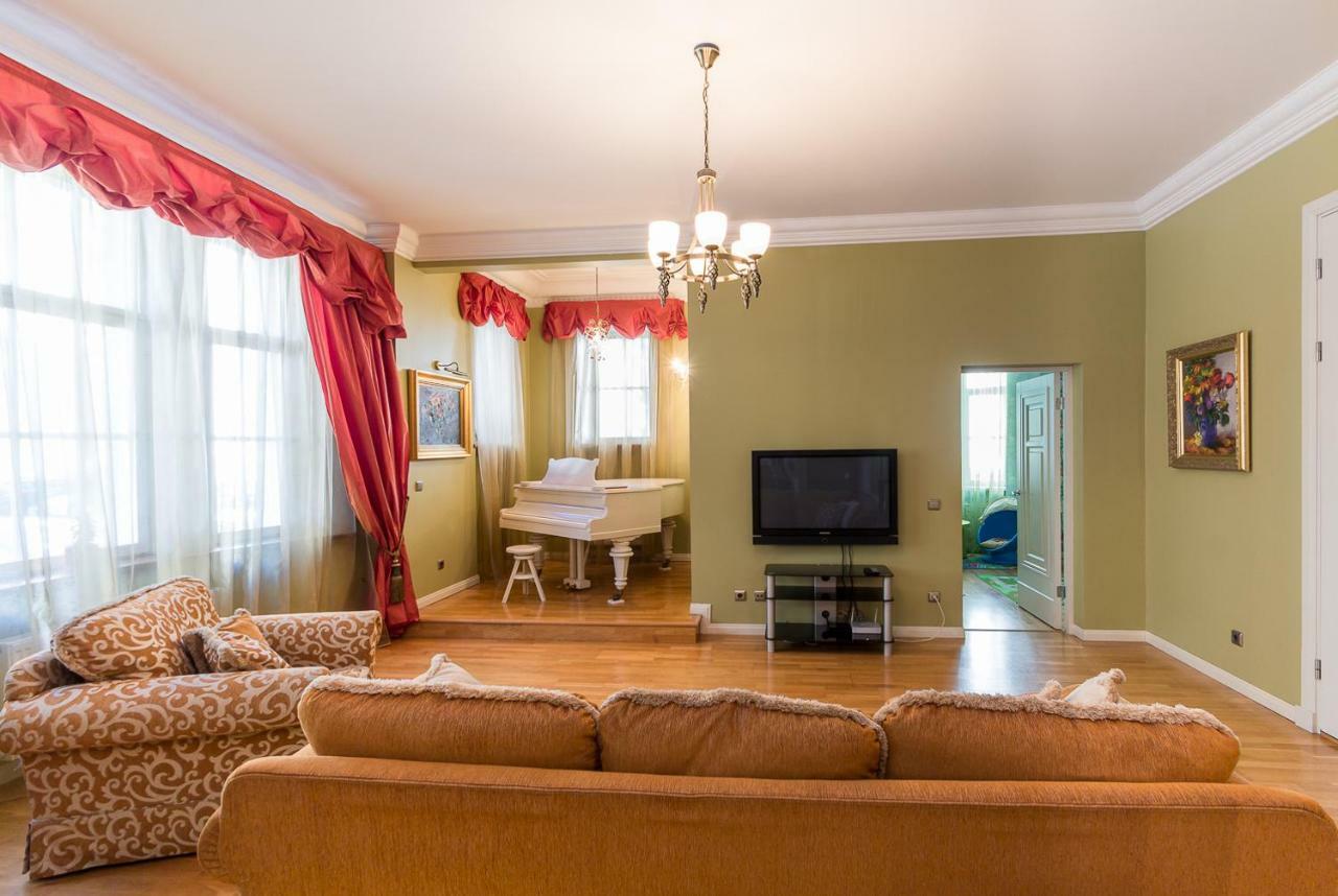 Royal Apartment *