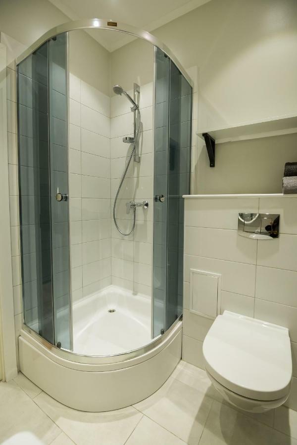 Apartment Renovated In Center *