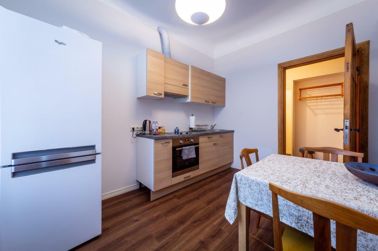 Stories Writer's Ap 40sqm Renovated Free Parking * Riga