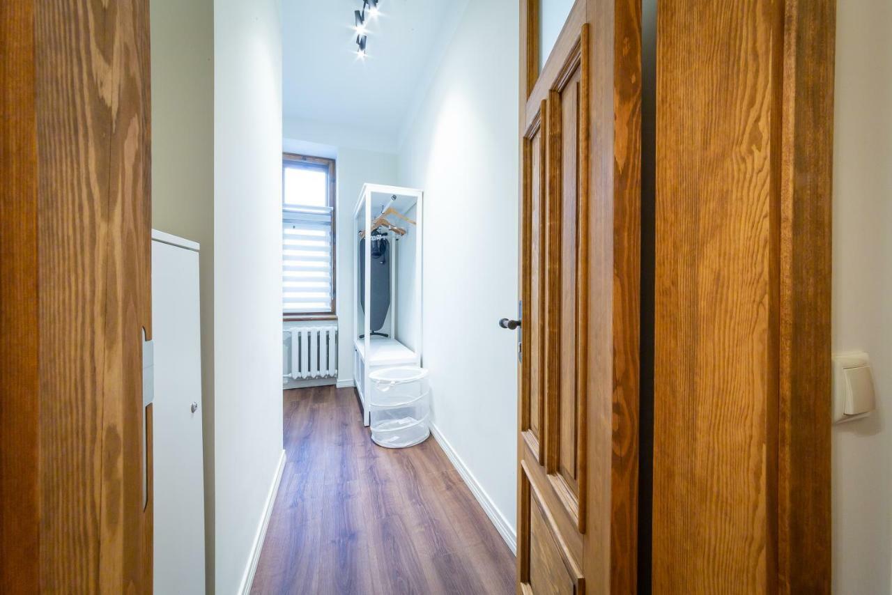 Dzīvoklis Stories Writer's Ap 40sqm Renovated Free Parking *