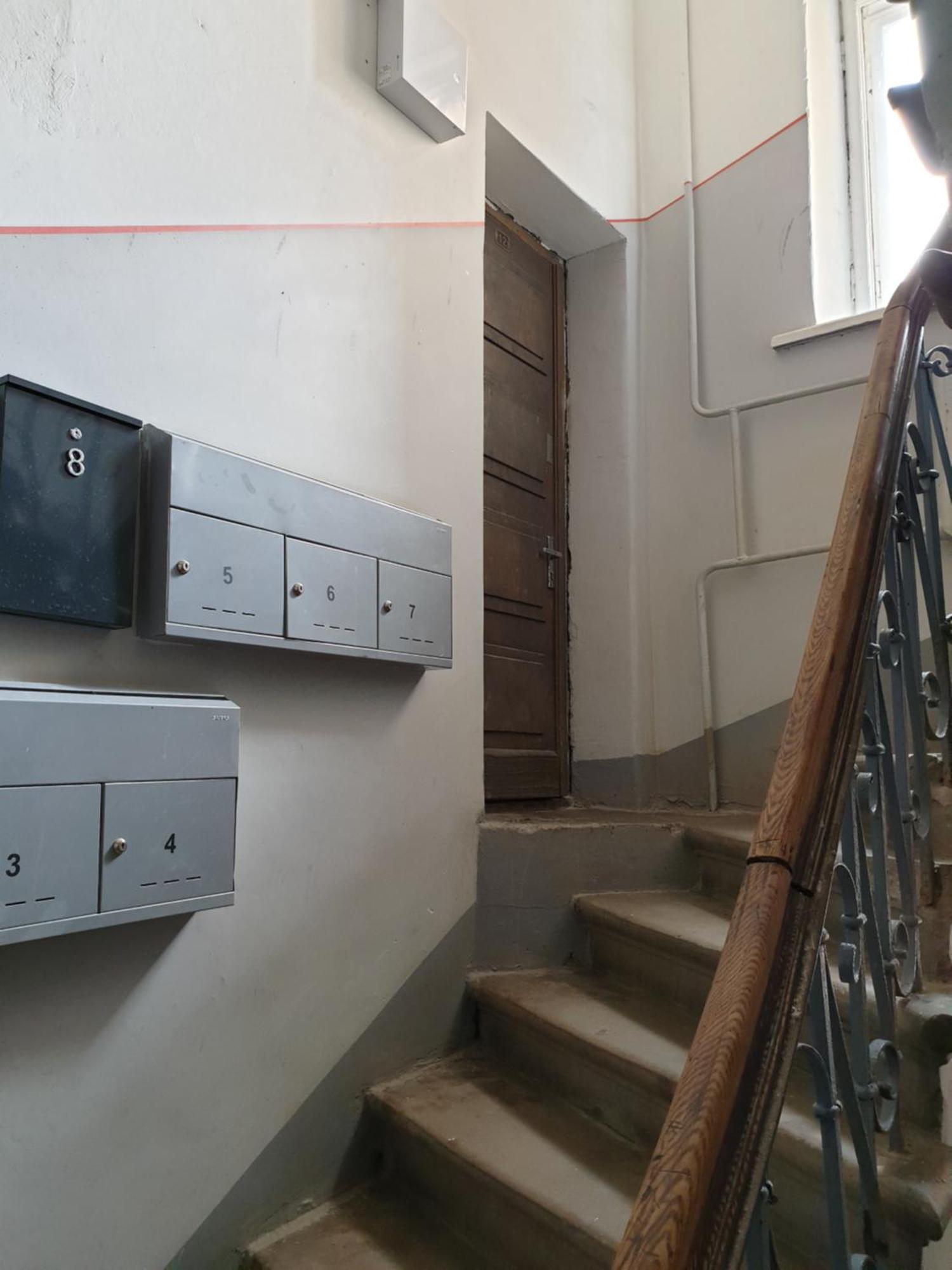 Ceiling Apartment