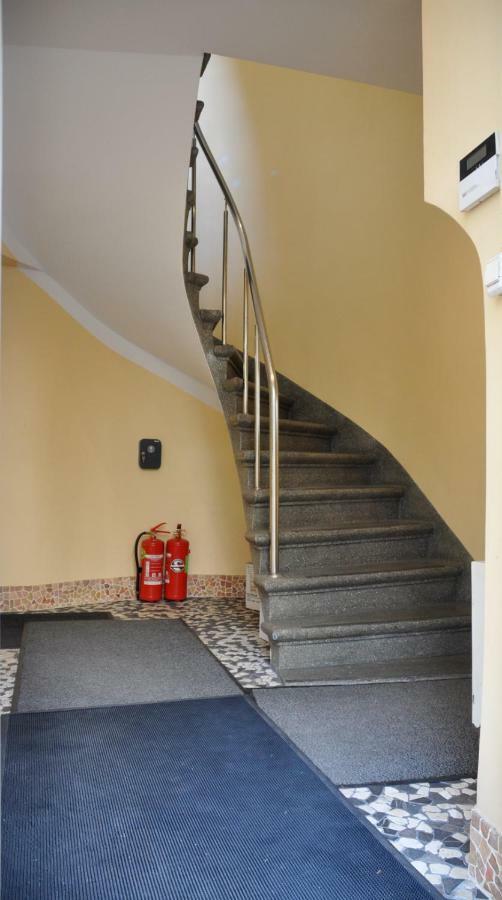 Center Quiet With Free Private Parking Riga