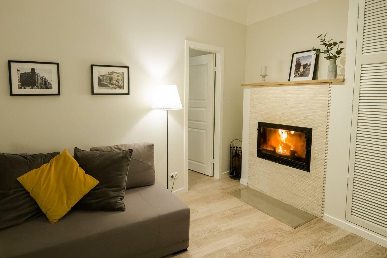 Renovated In Center Apartment *