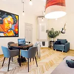 ELVIS apartment/11 beds/6 bedrooms/Riga Old Town