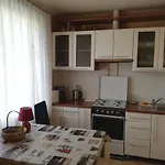 15 Minutes From The Beach And City Center 7 Minutes From The Airport