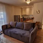 Сozy Apartment In Great Location