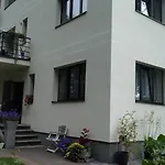 Studio Apartment And Free Airport Transfer