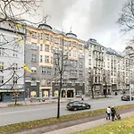 Cozy Flat. Art Nouveau Building, Near The City Center
