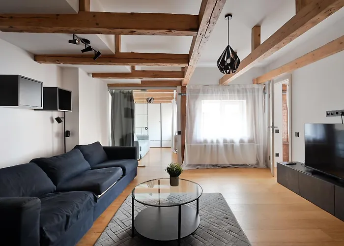 Modern & Central 2Bdrm Apartment