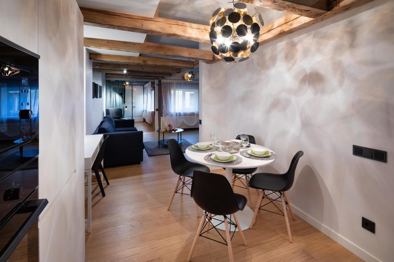 Merkela Loft Beside Vermanes Park Riga