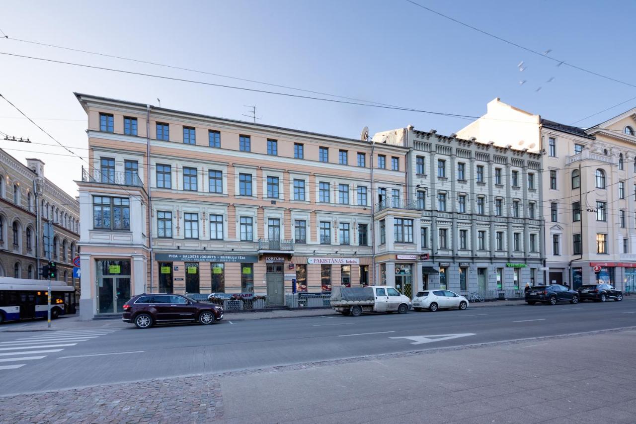 Merkela Loft Beside Vermanes Park Riga