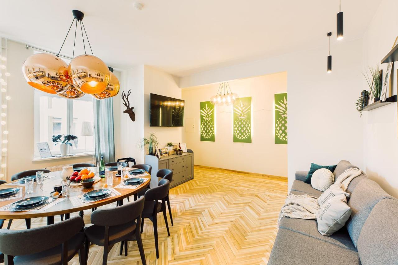Elvis Apartment/11 Beds/6 Bedrooms/riga Old Town Riga