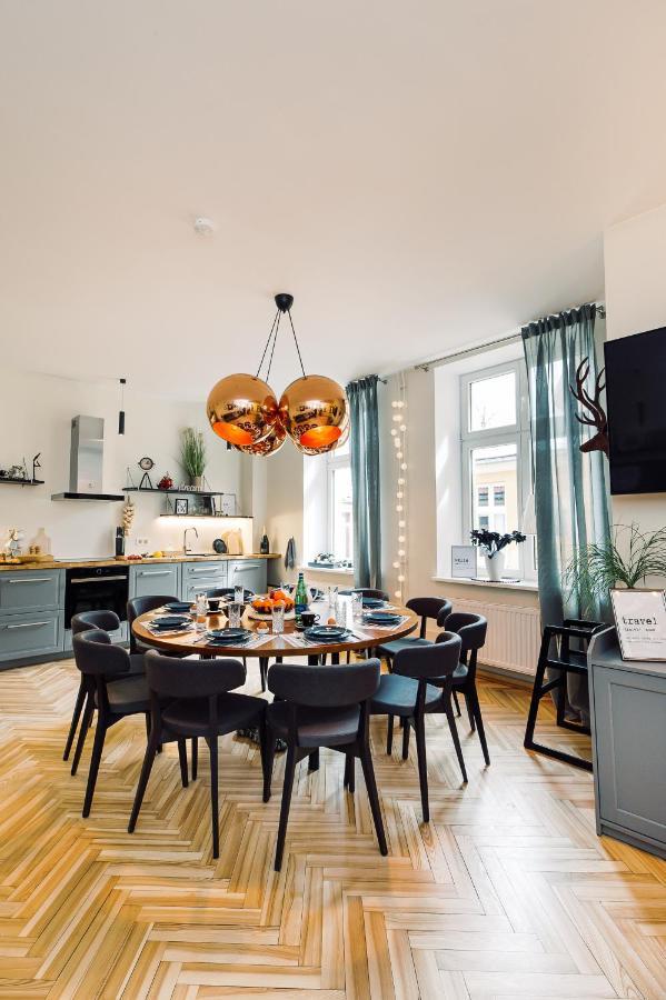 Elvis Apartment/11 Beds/6 Bedrooms/riga Old Town *