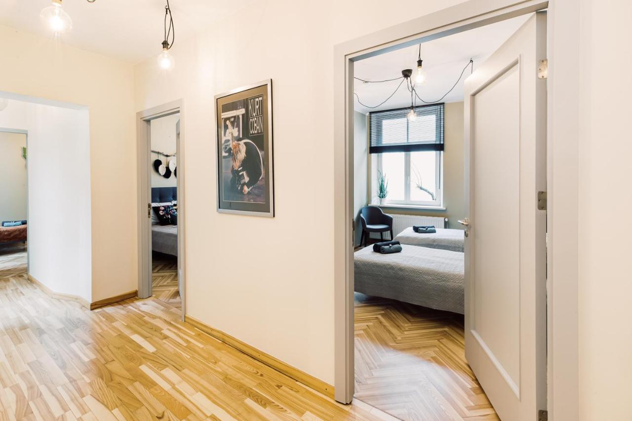 Elvis Apartment/11 Beds/6 Bedrooms/riga Old Town * Riga