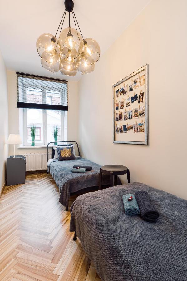 Elvis Apartment/11 Beds/6 Bedrooms/riga Old Town
