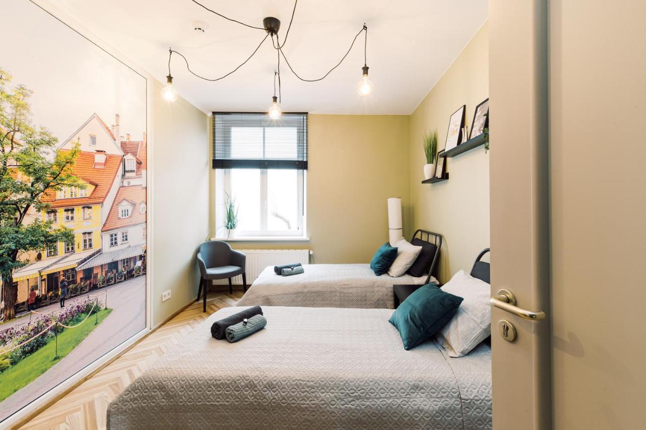 Elvis Apartment/11 Beds/6 Bedrooms/riga Old Town