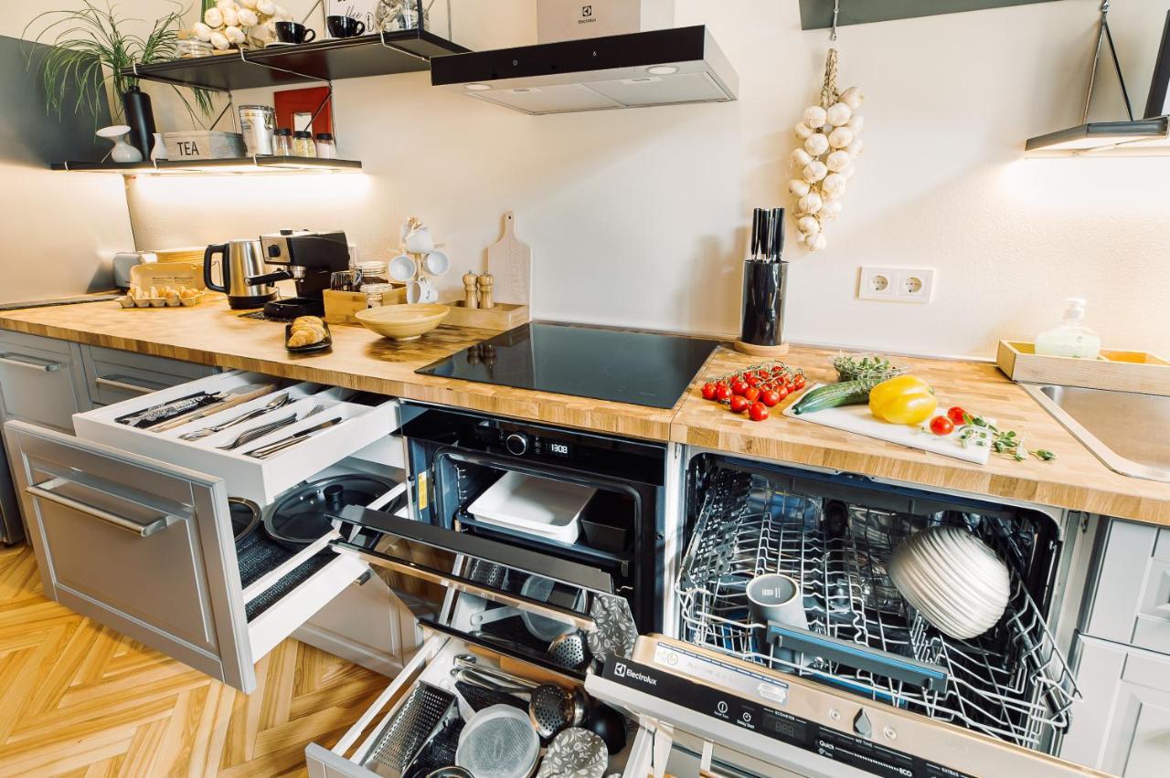 Elvis Apartment/11 Beds/6 Bedrooms/riga Old Town