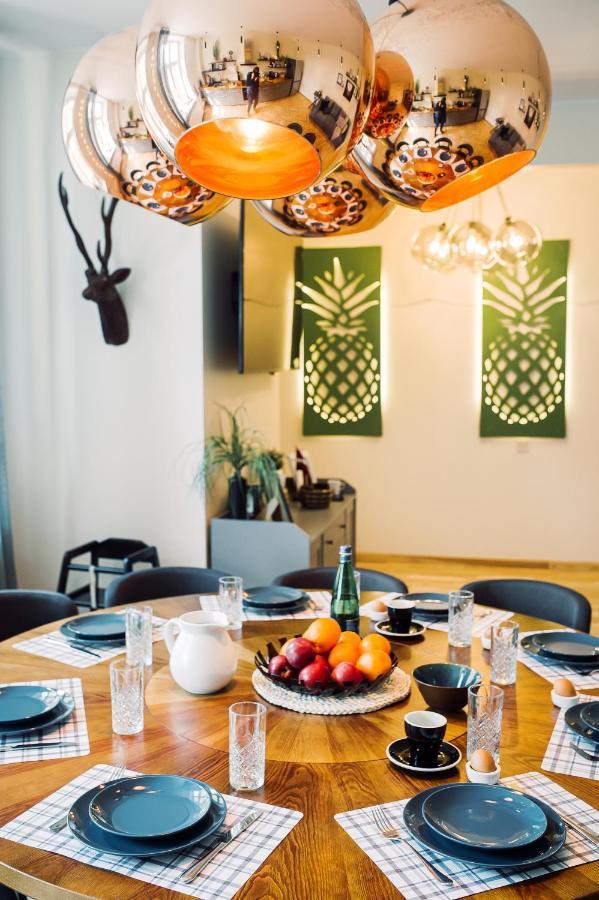 Elvis Apartment/11 Beds/6 Bedrooms/riga Old Town Riga