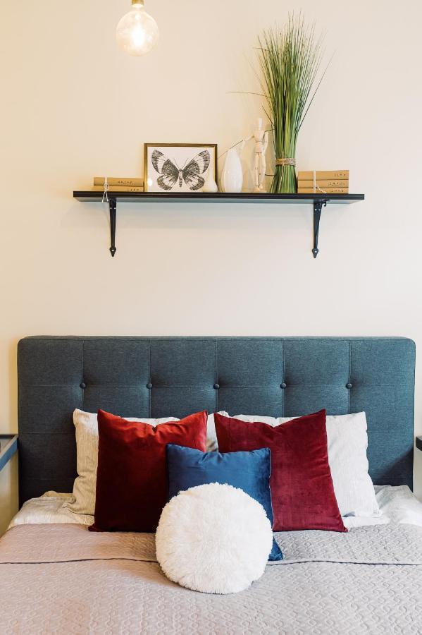 Elvis Apartment/11 Beds/6 Bedrooms/riga Old Town