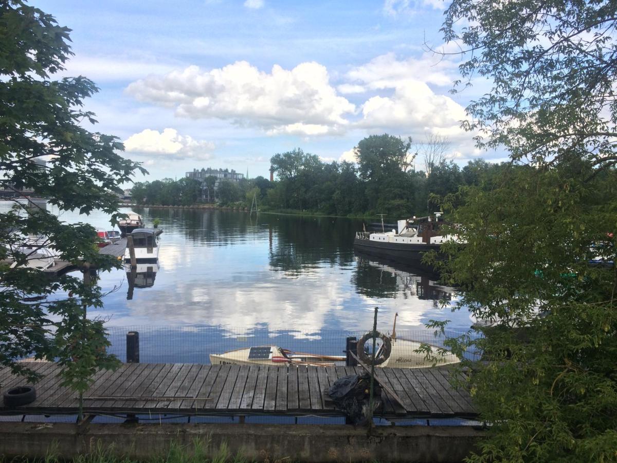 Triada Near The Park And River Daugava
