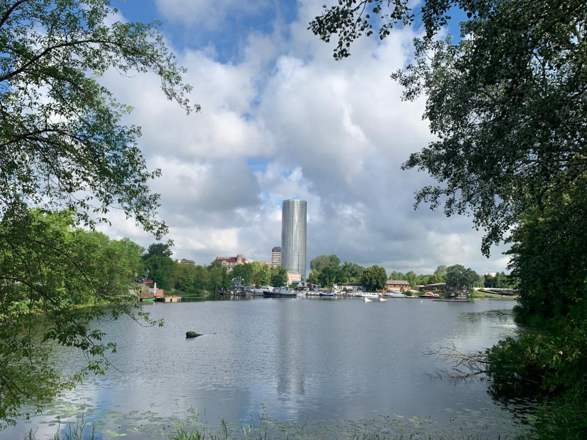 Triada Near The Park And River Daugava *