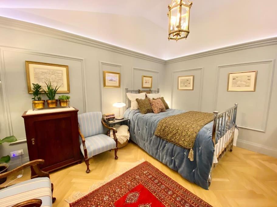 Apartment Old Designer Luxury