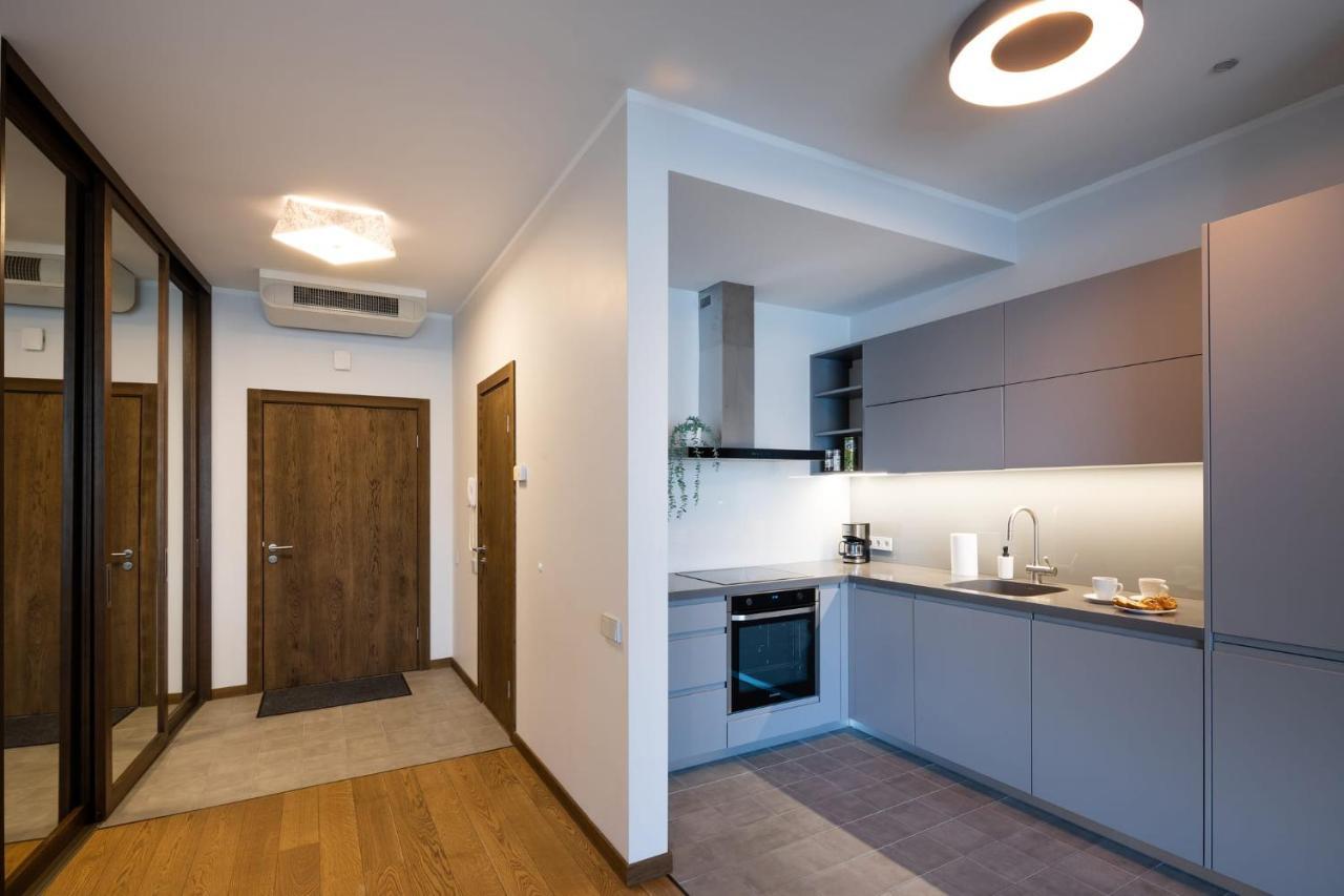 Riverside Spacious One Bedroom Apartment *