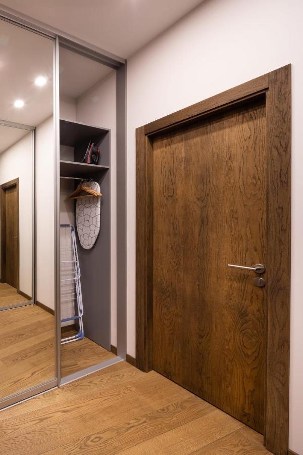 Riverside Spacious One Bedroom Apartment *
