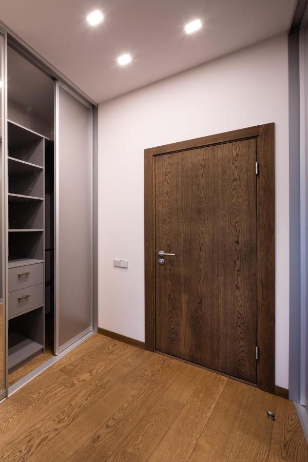 Riverside Spacious One Bedroom