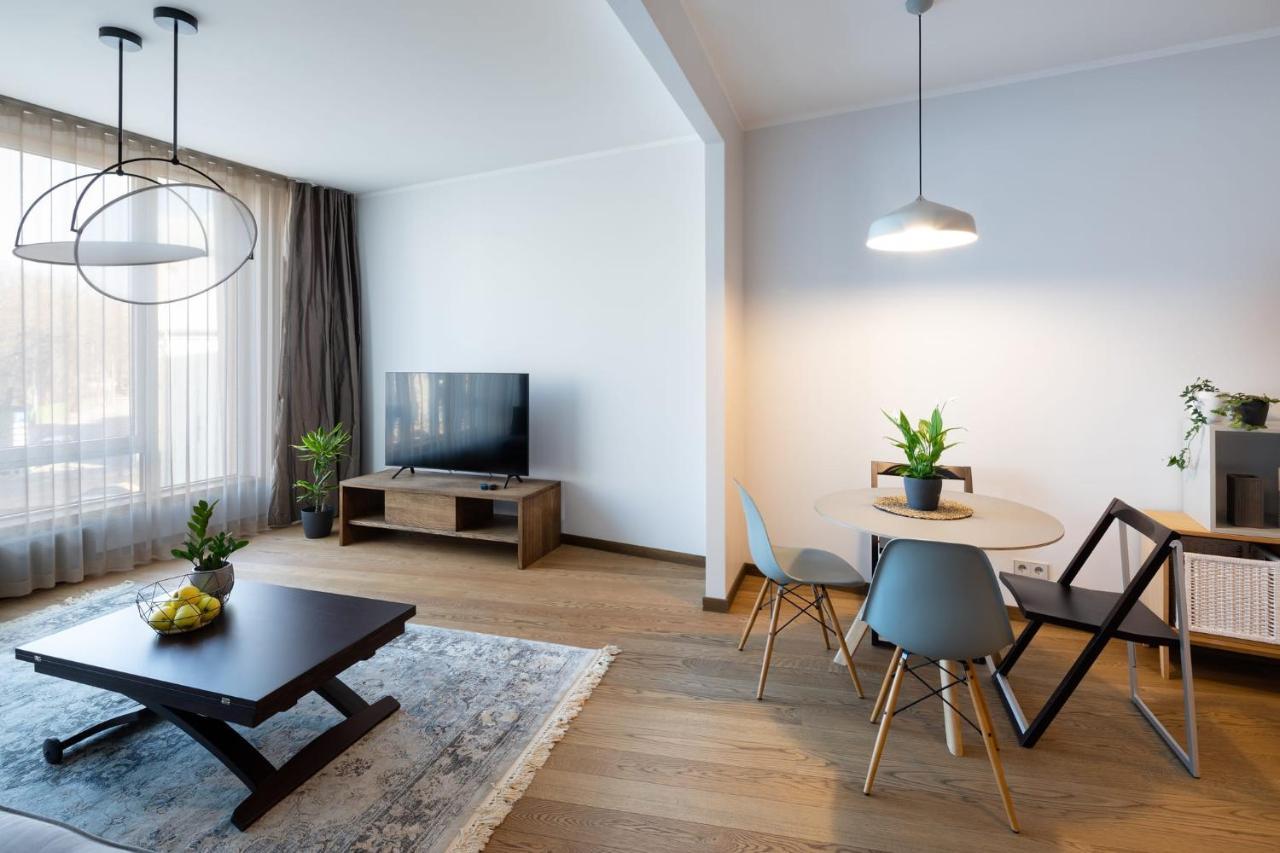 Riverside Spacious One Bedroom *