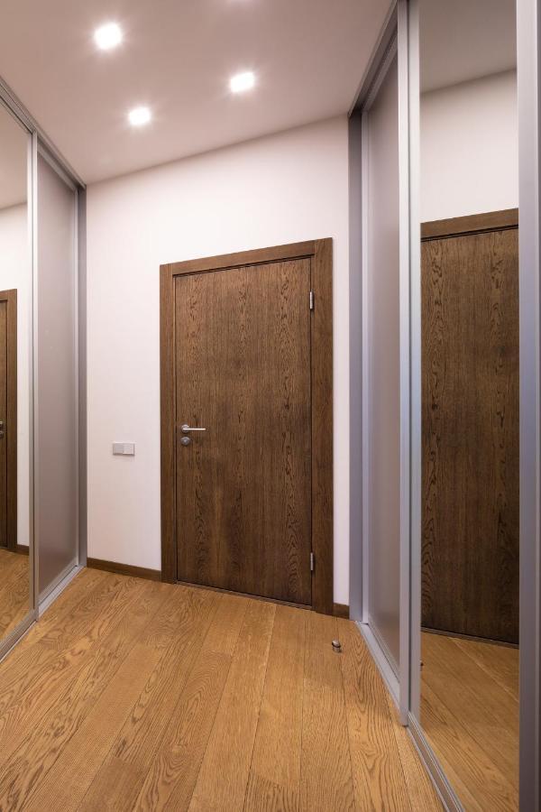 Riverside Spacious One Bedroom Apartment *