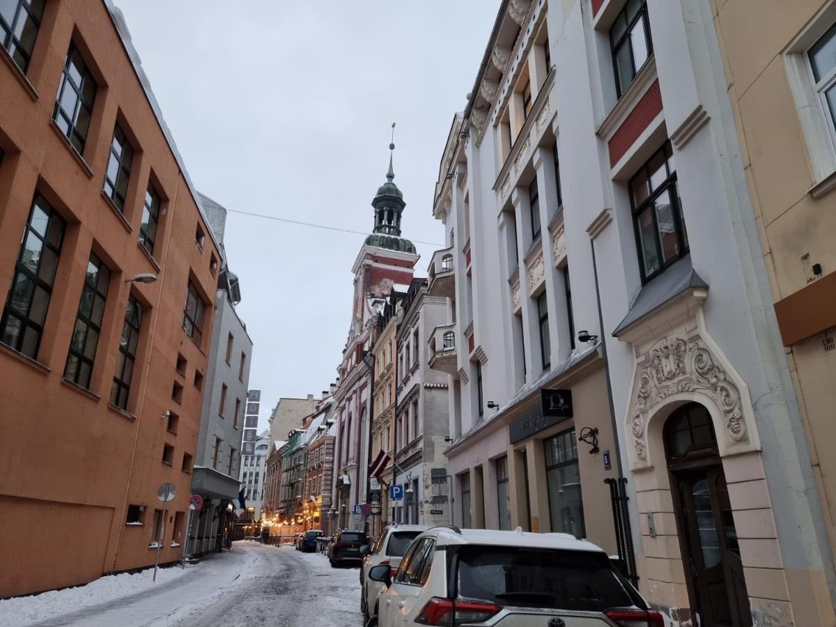 Old Town Peitavas Street With Parking * Riga