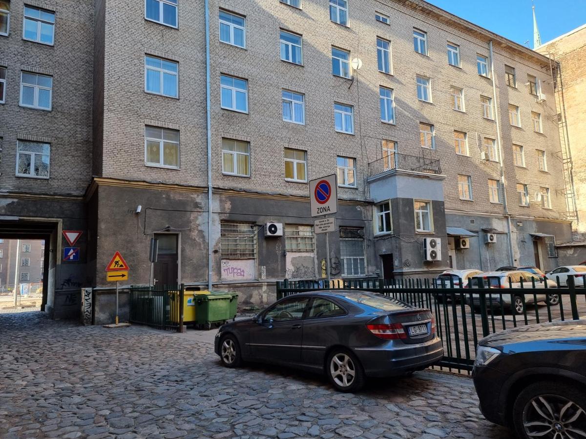 Dzīvoklis Old Town Peitavas Street With Parking *