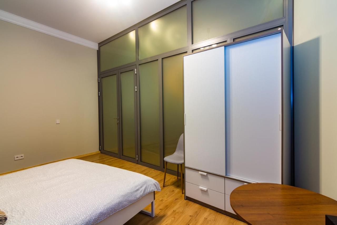 Apartment Spacious In The Heart Of *