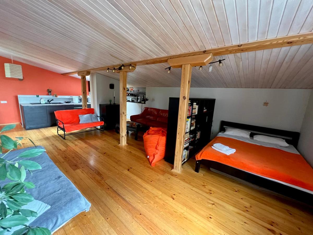 And Free Airport Transfer Apartment