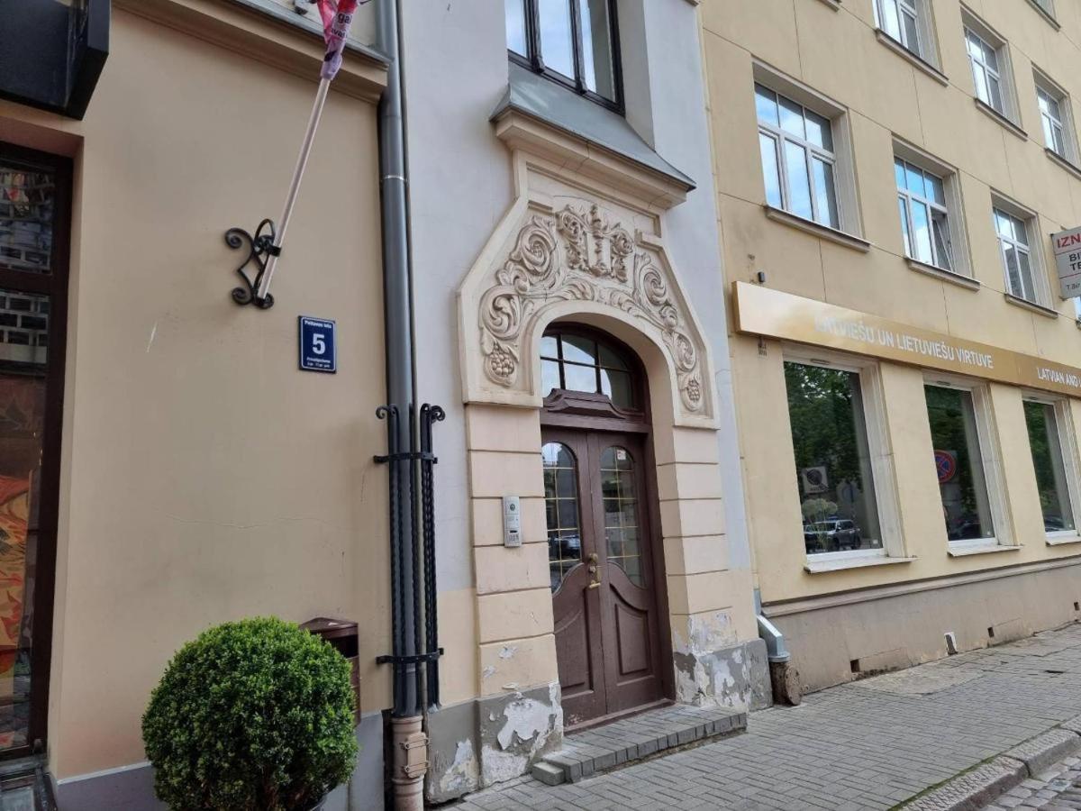 Old Town Peitavas Street With Parking Dzīvoklis *