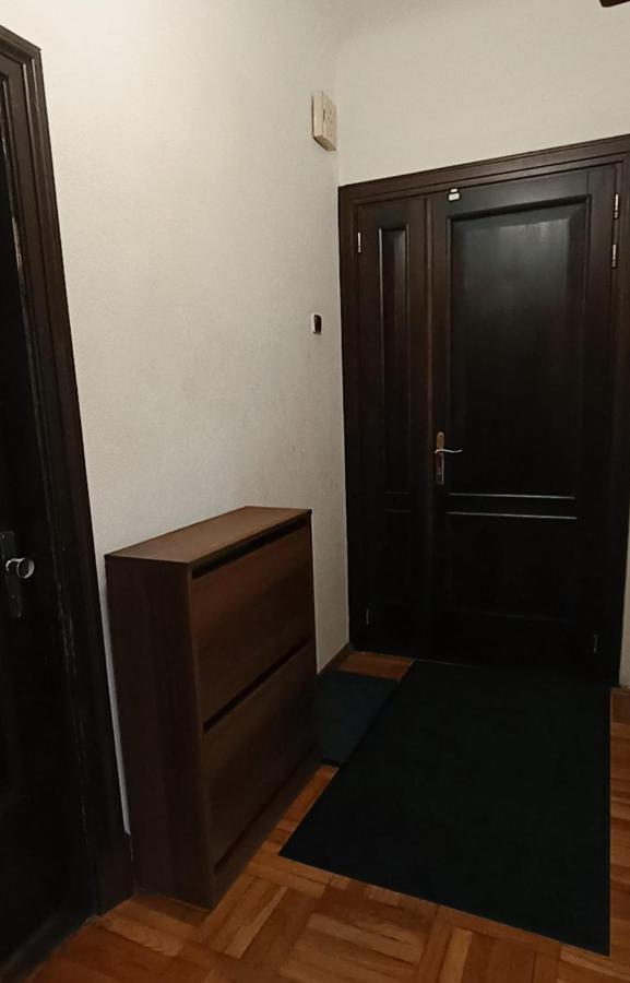 Ideally Located Center 2 Bedrooms Spacious *