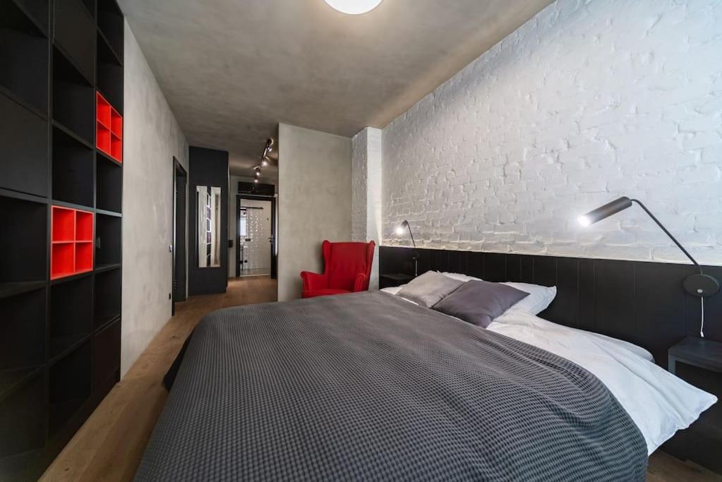 3 Storey With A Character And A Terrace Korter *