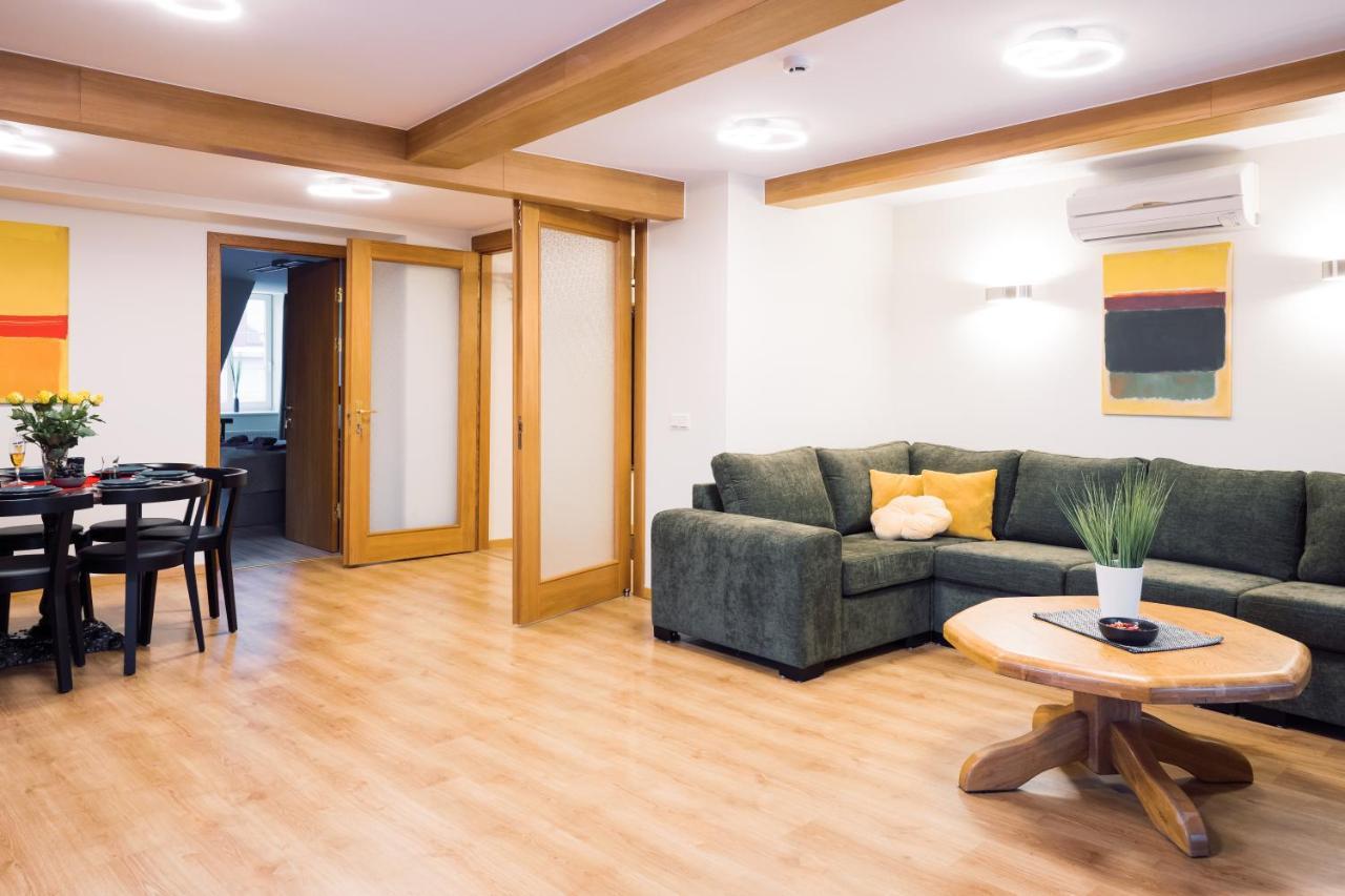 Rothko Apartment/8 Guests/4bedrooms/riga Old Town