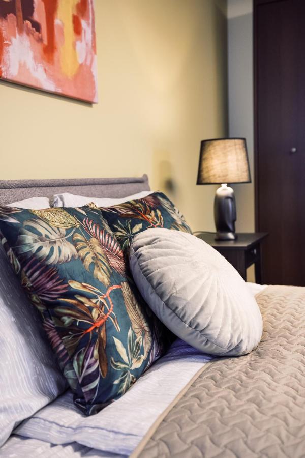 Rothko Apartment/8 Guests/4bedrooms/riga Old Town Riga