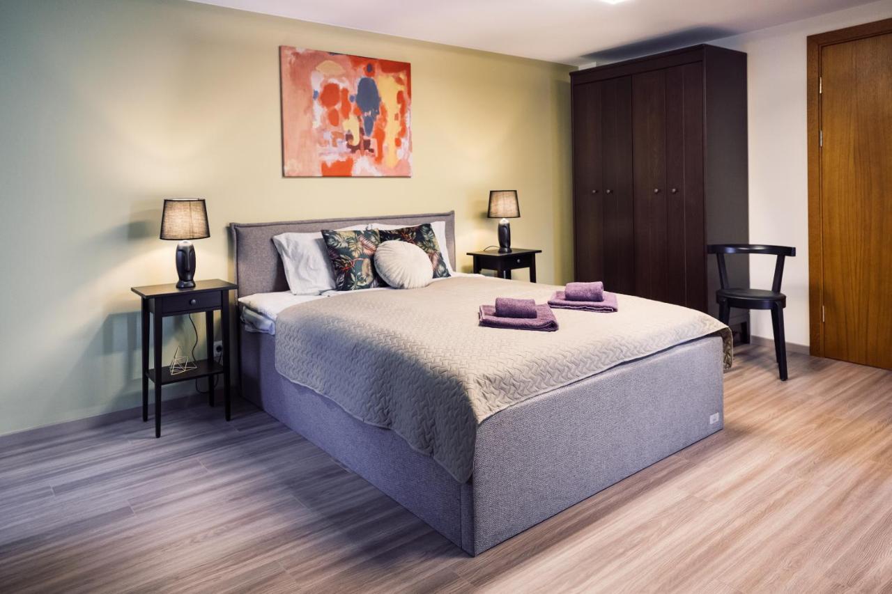 Rothko Apartment/8 Guests/4bedrooms/riga Old Town