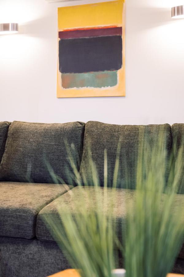 Rothko Apartment/8 Guests/4bedrooms/riga Old Town