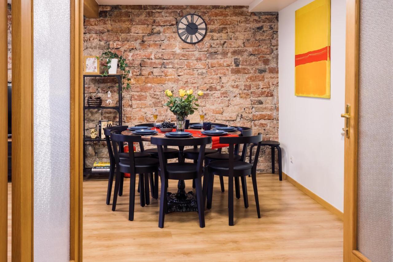 Rothko Apartment/8 Guests/4bedrooms/riga Old Town Apartment *