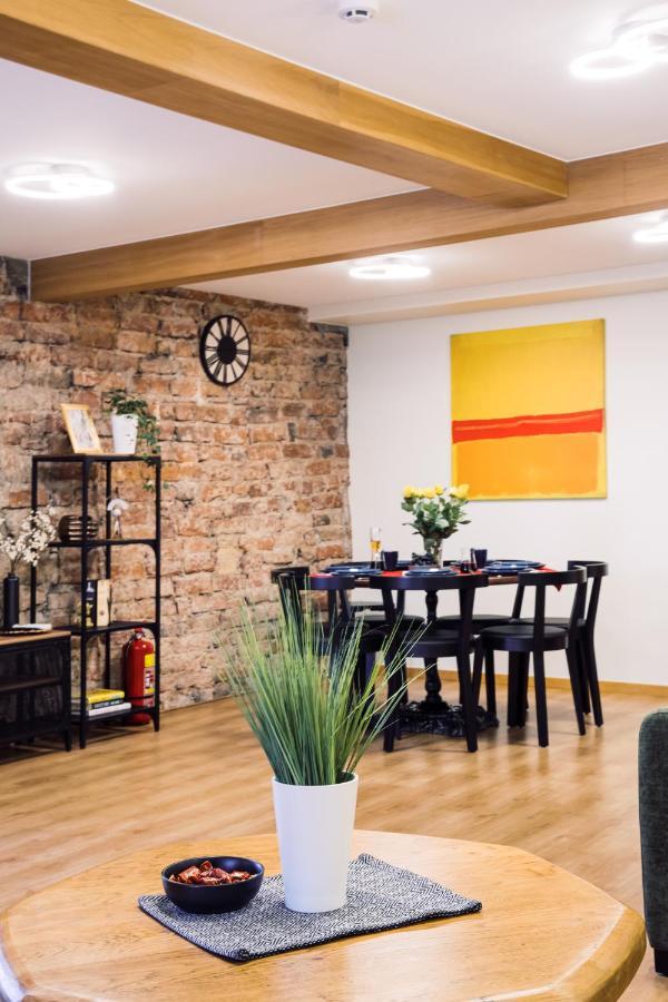 Rothko Apartment/8 Guests/4bedrooms/riga Old Town Apartment
