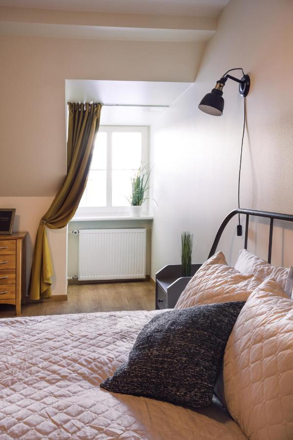 Rothko Apartment/8 Guests/4bedrooms/riga Old Town Apartment