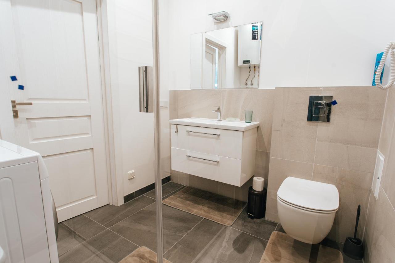 Comfort At Hanzas Residence, Near Cafes, Bars, Museums & Esplanade Riga