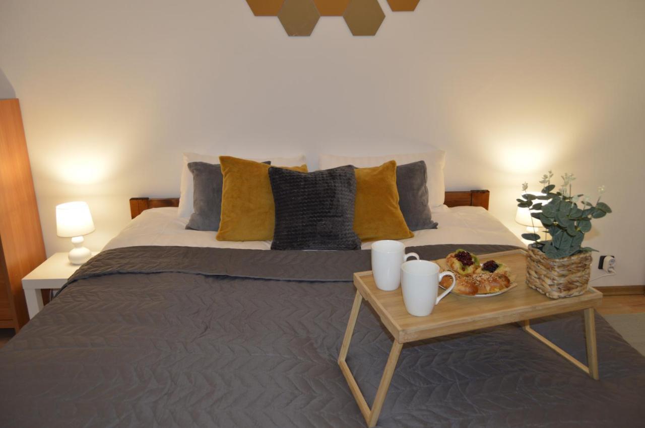 Spacious Center Family 2 Bedrooms